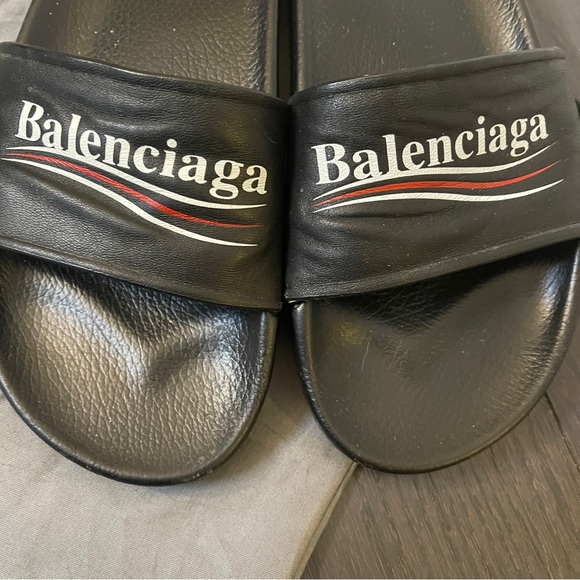 Authentic Balenciaga SLIDES WITH EMBOSSED LOGO leather printed size 39 - Picture 2 of 6